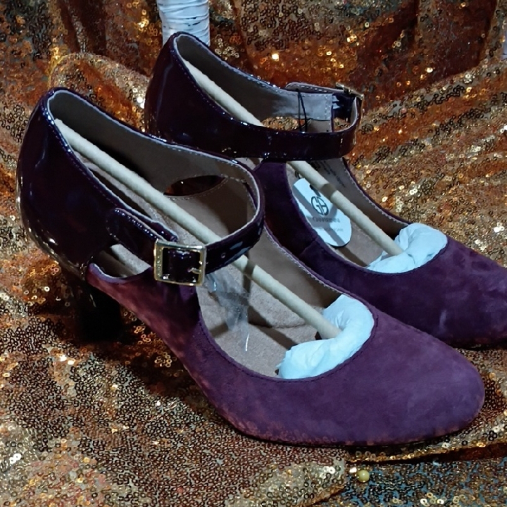 Giani Bernini Plum Heels with Buckle